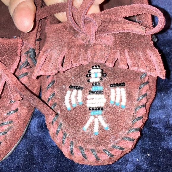 Minnetonka moccasins ￼size 6.5 - Picture 7 of 9